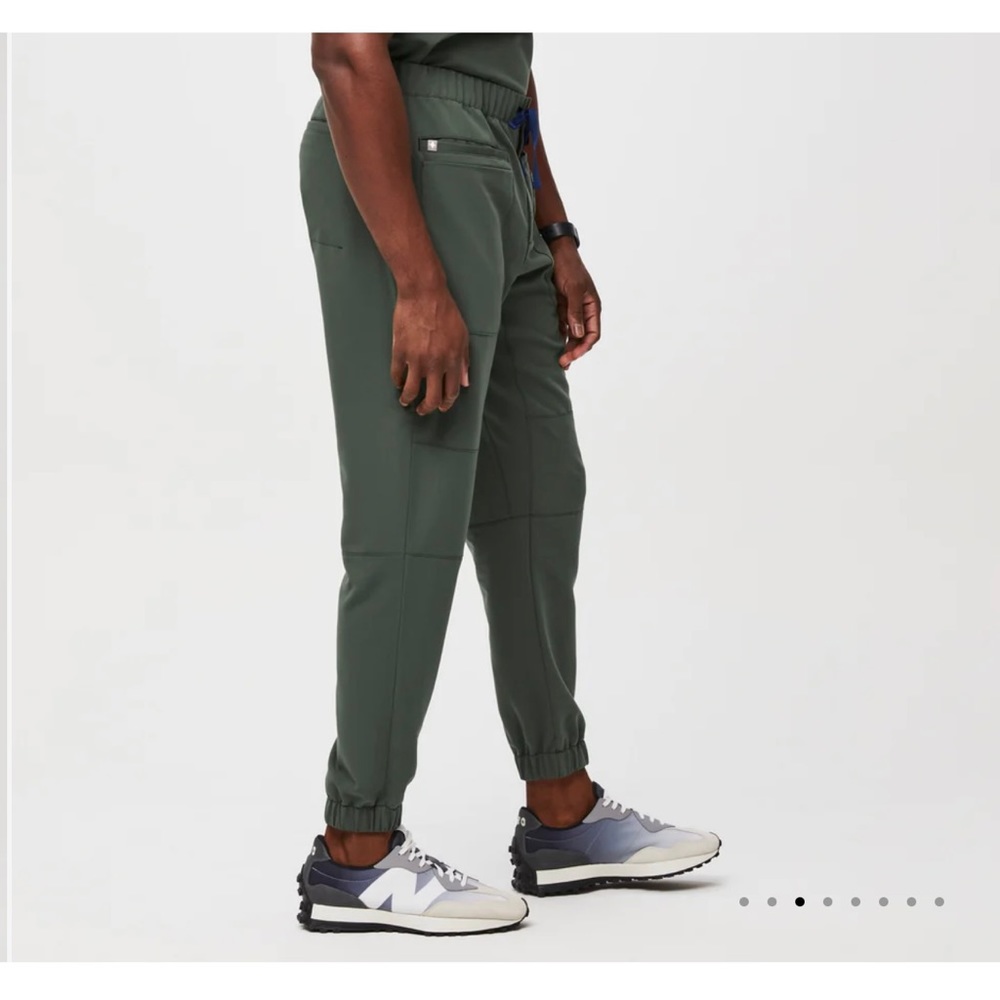 Figs mens Classic Cape Cargo Jogger Scrub Pants